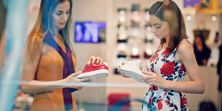 Compras no comércio e shopping